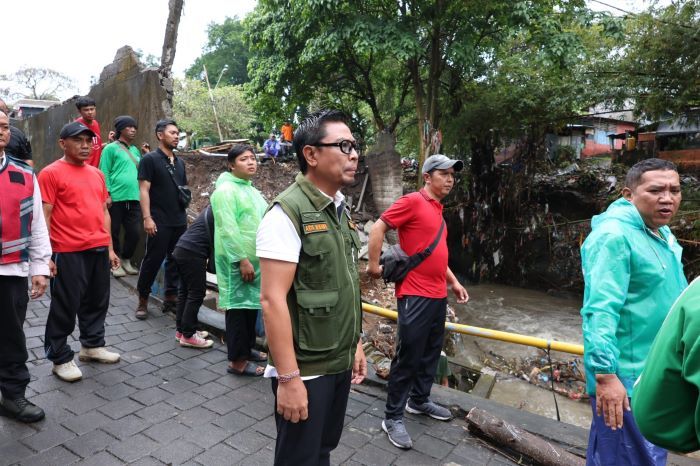 podiumnews.com-Wawali Denpasar Ajak Bergandeng Tangan Pulihkan Lingkungan Pasca Banjir